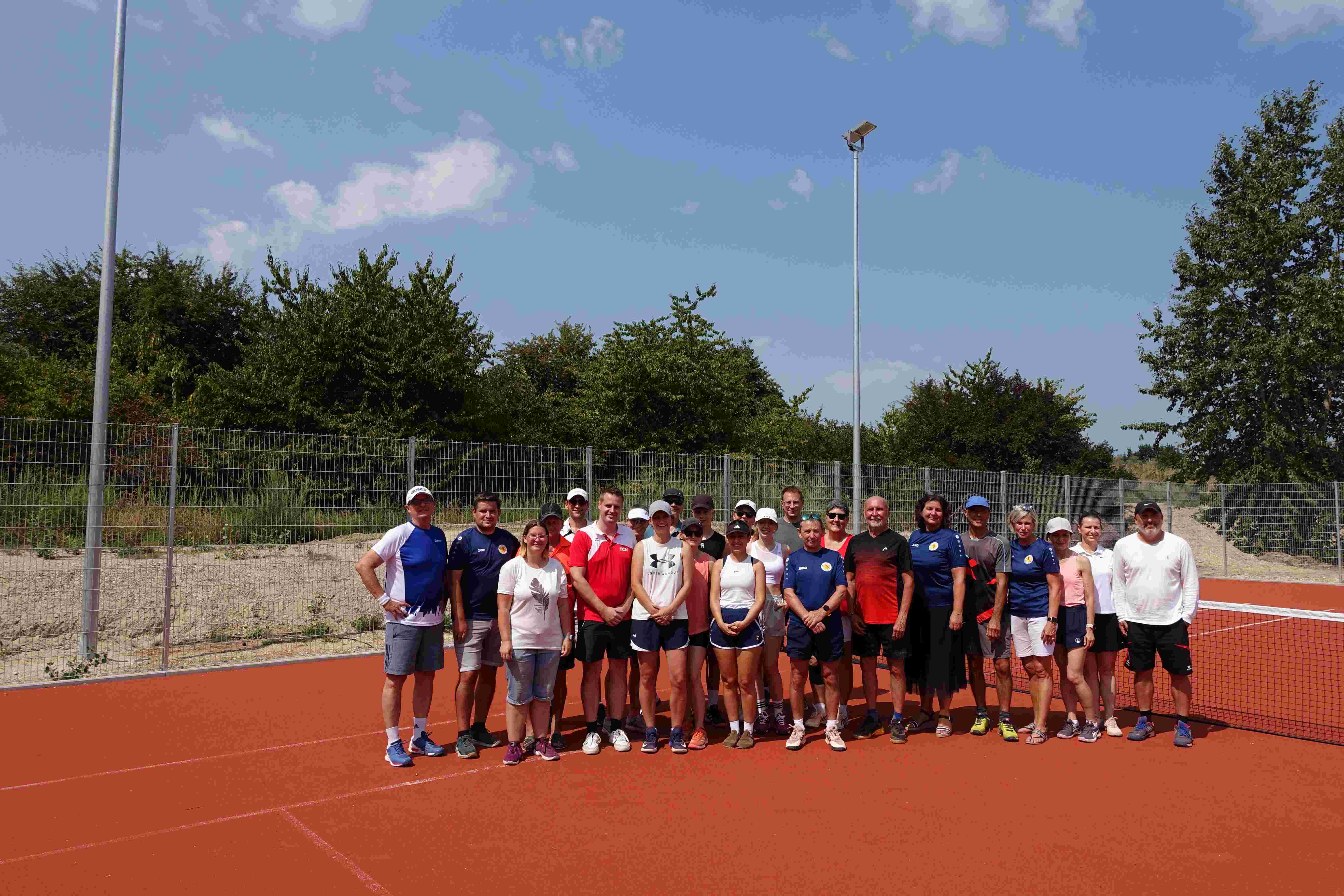 Erfolgreiches Tennis- Mixed- Turnier und Eröffnung des neuen Allwetterplatzes mit Flutlichtanlage