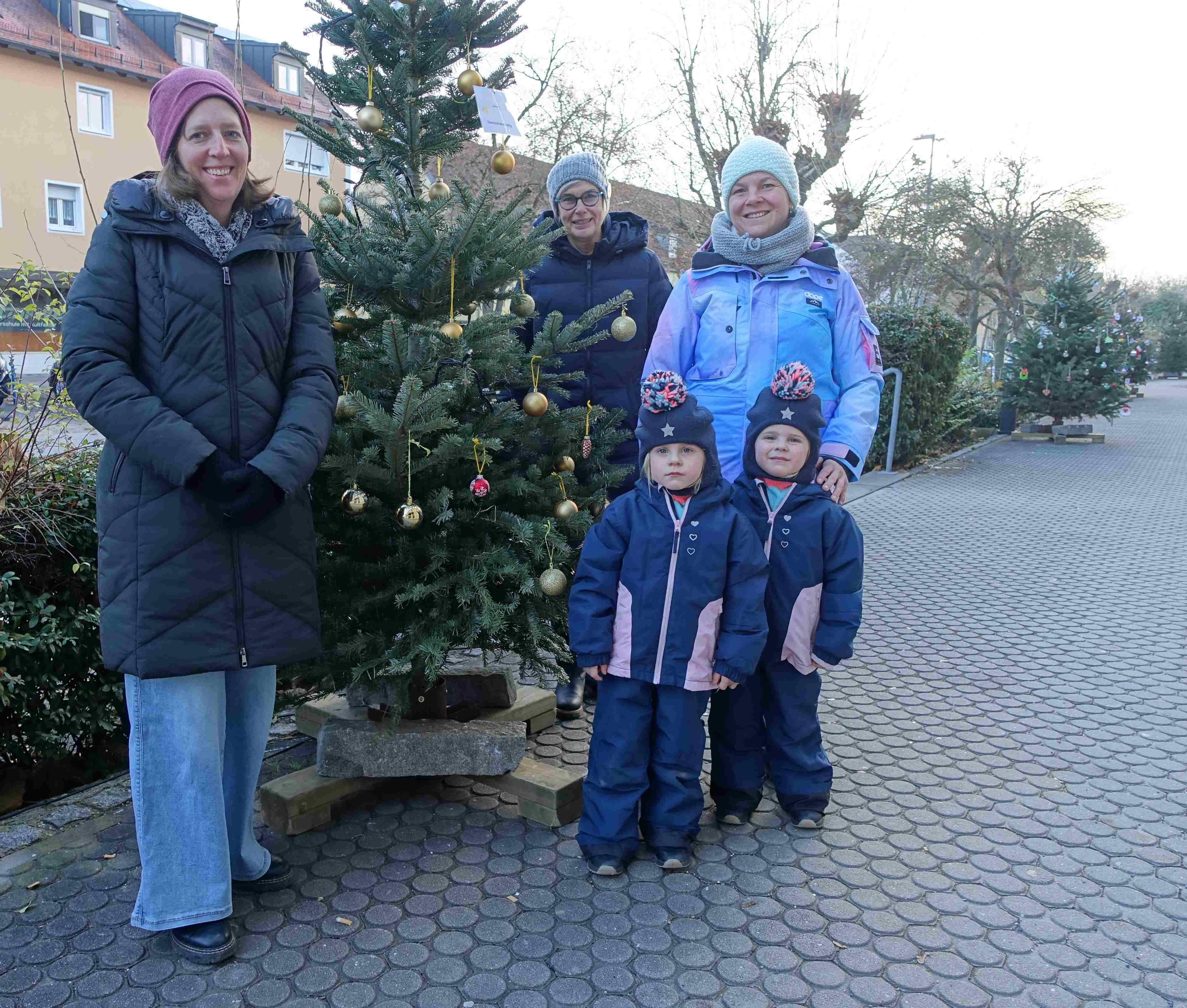 Der TCN bringt festliche Stimmung auf die Neutraublinger Christbaummeile