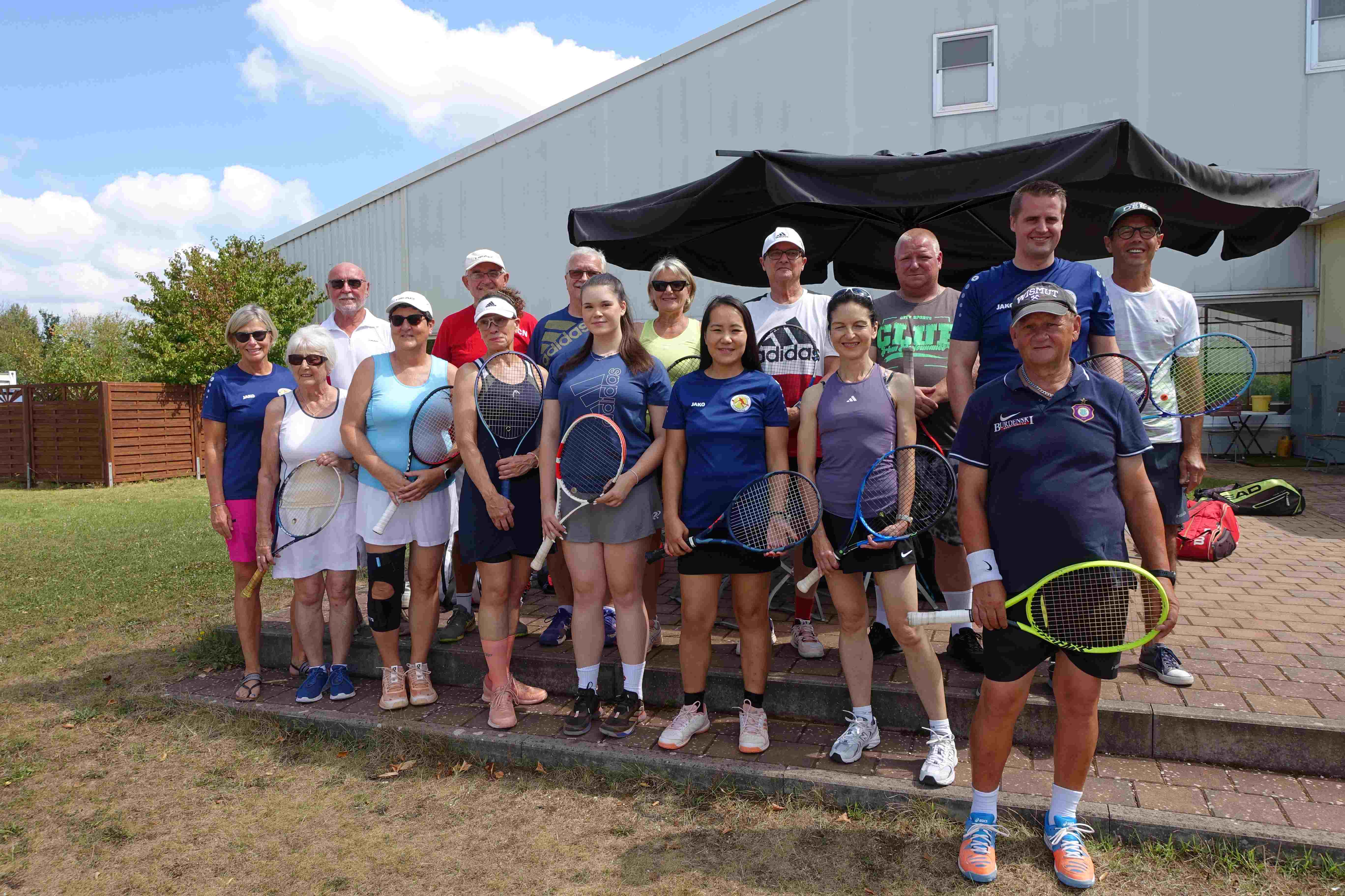 TCN Mixed- Schleiferl- Turnier bei traumhaftem Tenniswetter